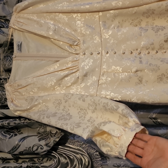 Dress - Picture 4 of 6